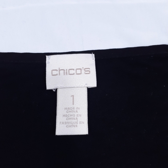 Chico's Scoop Neck Keyhole Blouse Size Medium - Picture 3 of 6